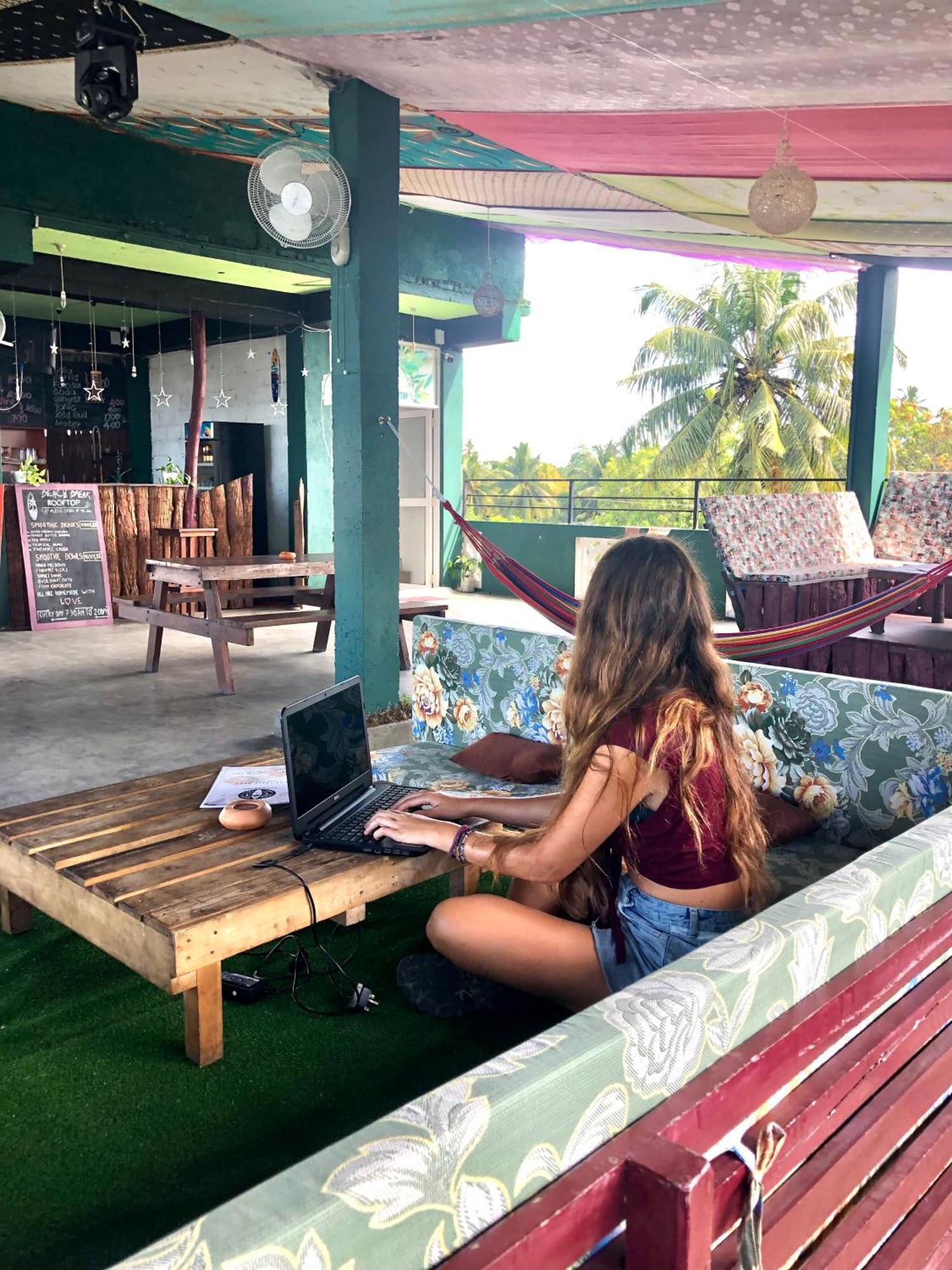 Beach Break Surf Hostel Велігама Екстер'єр фото